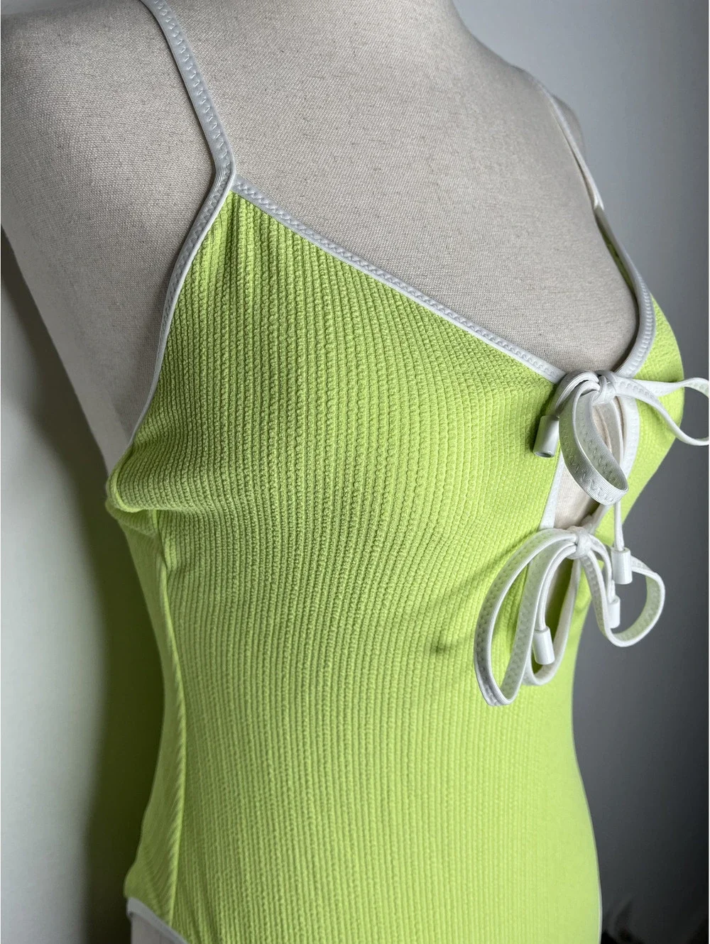 NWT Sanctuary Women's Green/Daquiri One-Piece Swimsuit Size Medium - Picture 2 of 10